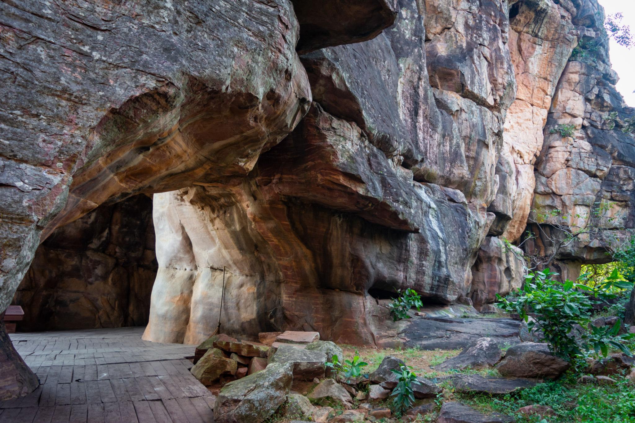 Bhimbetka Cave Paintings Tour From Bhopal