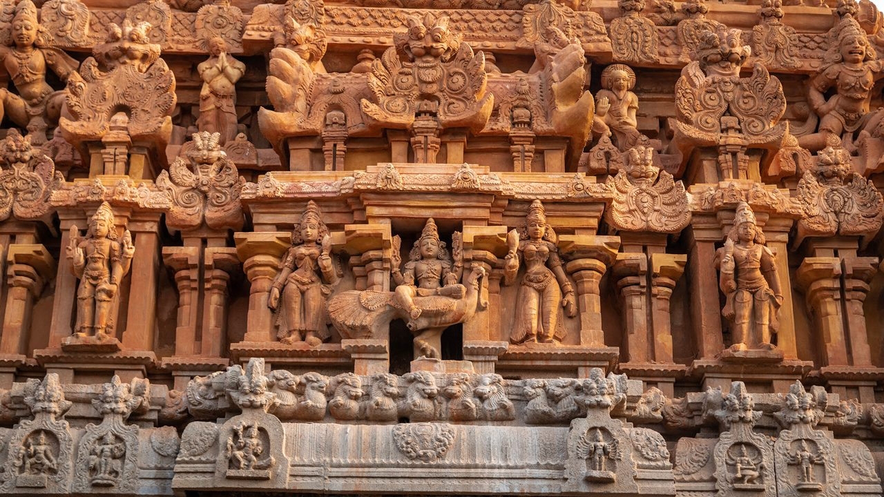 Day Trip to Thanjavur Guided Sightseeing Tour from Madurai by Car
