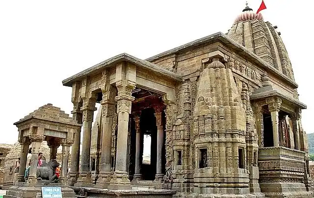 Full Day Guided Tour of Baijnath, Andretta & Paragliding in Bir