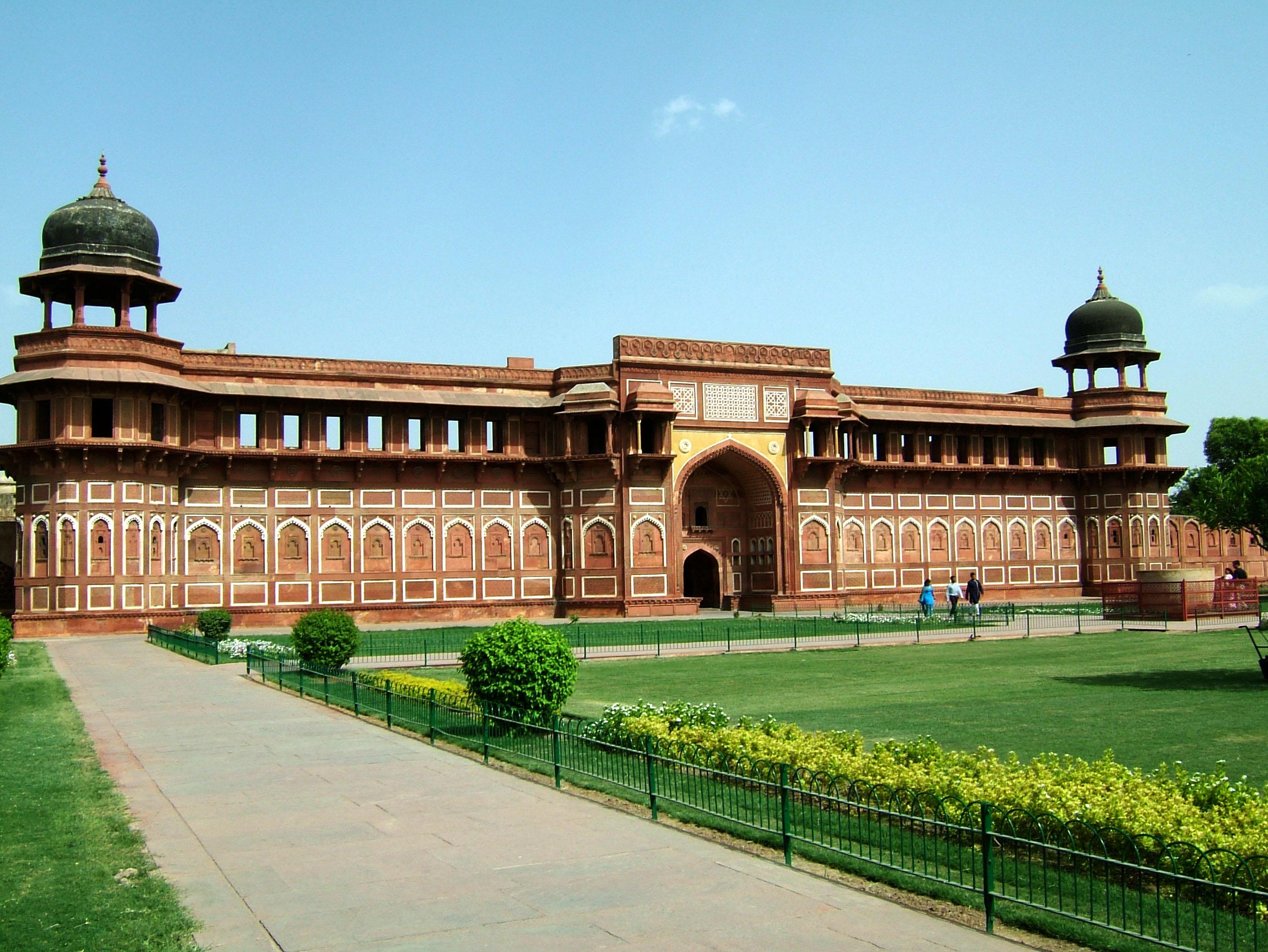 Horse Riding by the Taj in Agra