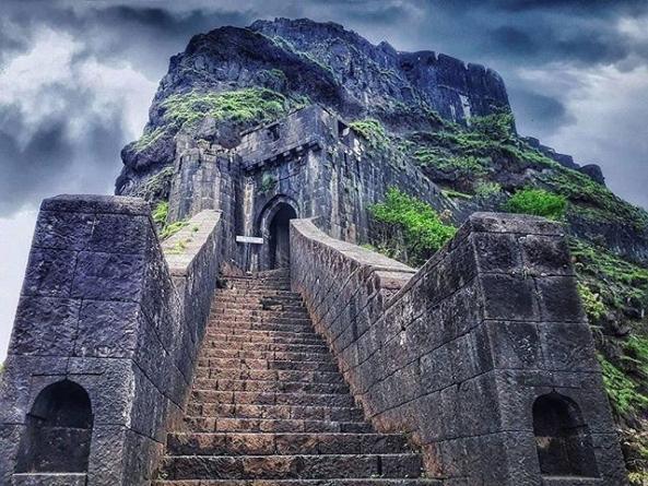 Lonavala Countryside, Bhaja Caves & Lohagad Fort Tour