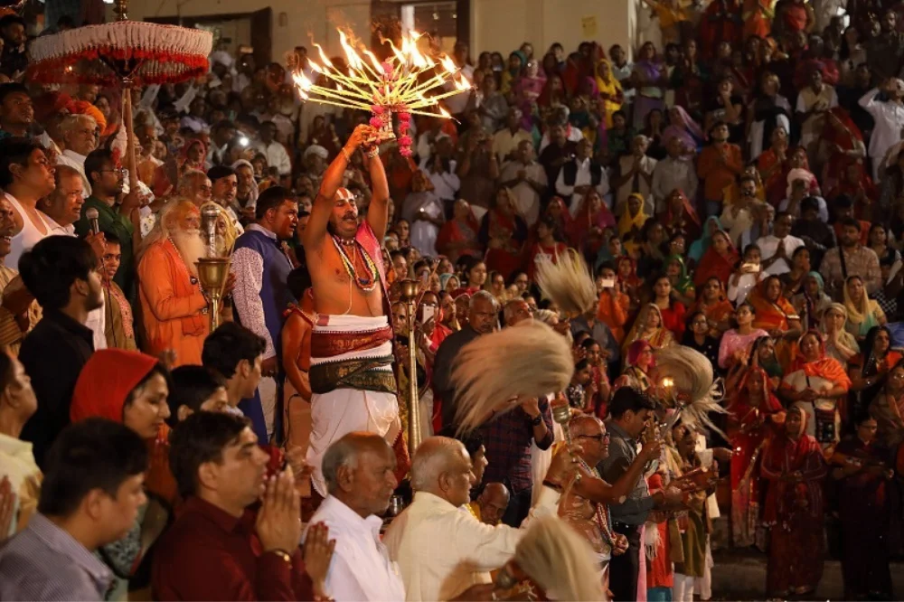 Pink City to Desert Fort: Discover Pushkar's Divine Brahma Temple on Your Journey to Bikaner