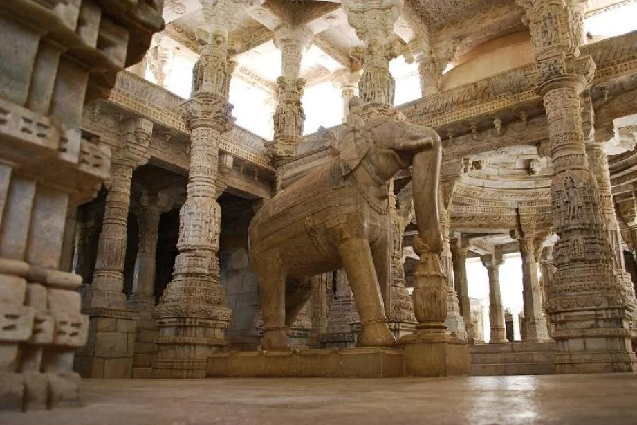 Ranakpur Jain Temple and Jawai Jeep Safari Full-Day Private Group Tour from Udaipur with Transfers
