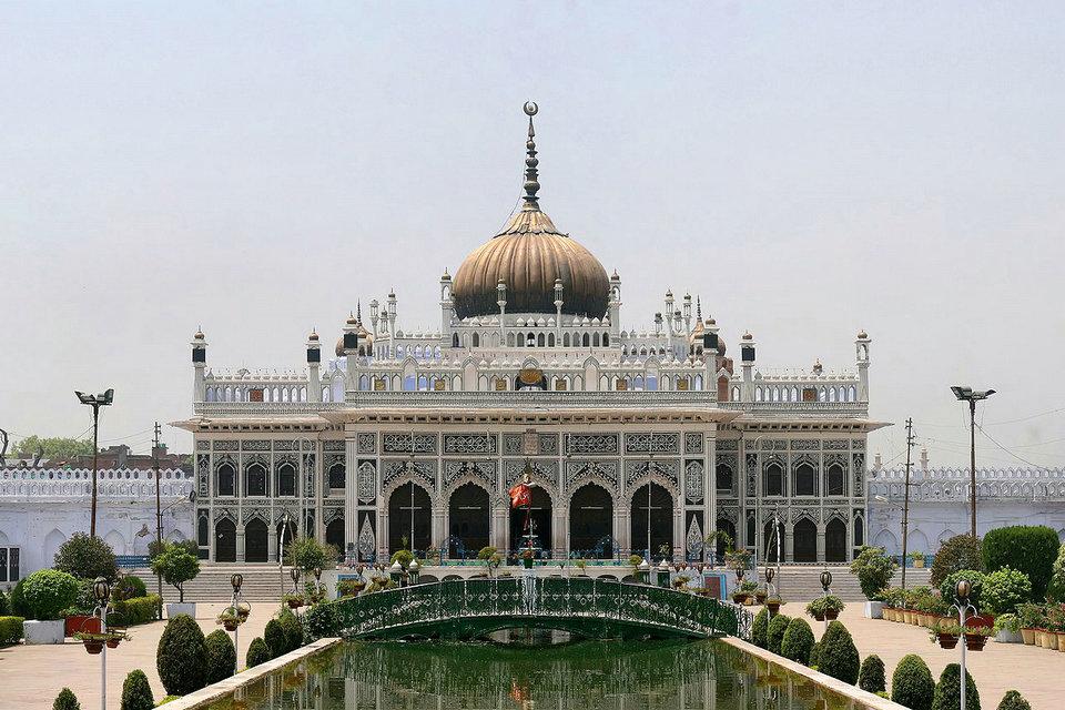 Lucknow 2 Days Tour - Nawabi Heritage, Bhul Bhulaiya & Chowk Walk